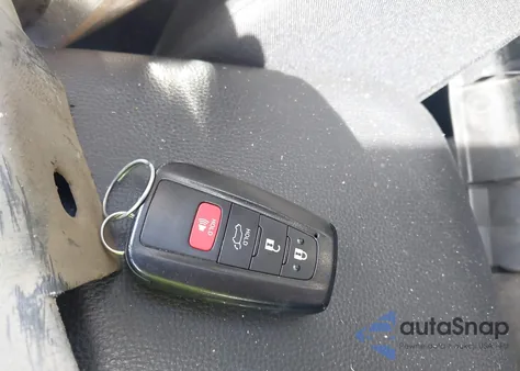 2024 Toyota Rav4 Xle z USA, uszkodzony, nr VIN 2T3W1RFV1RC284408